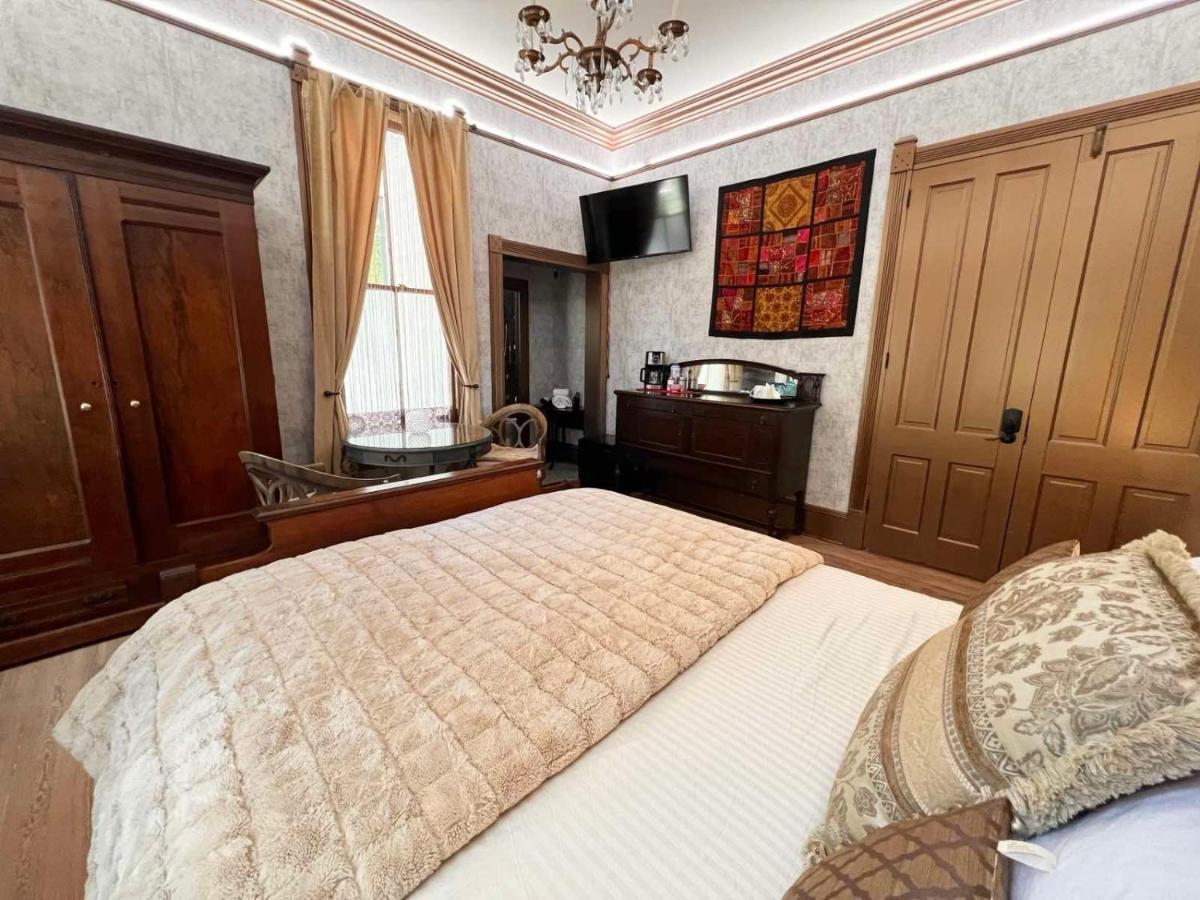 Bed and breakfast 1001 Nights Historic Adults Only